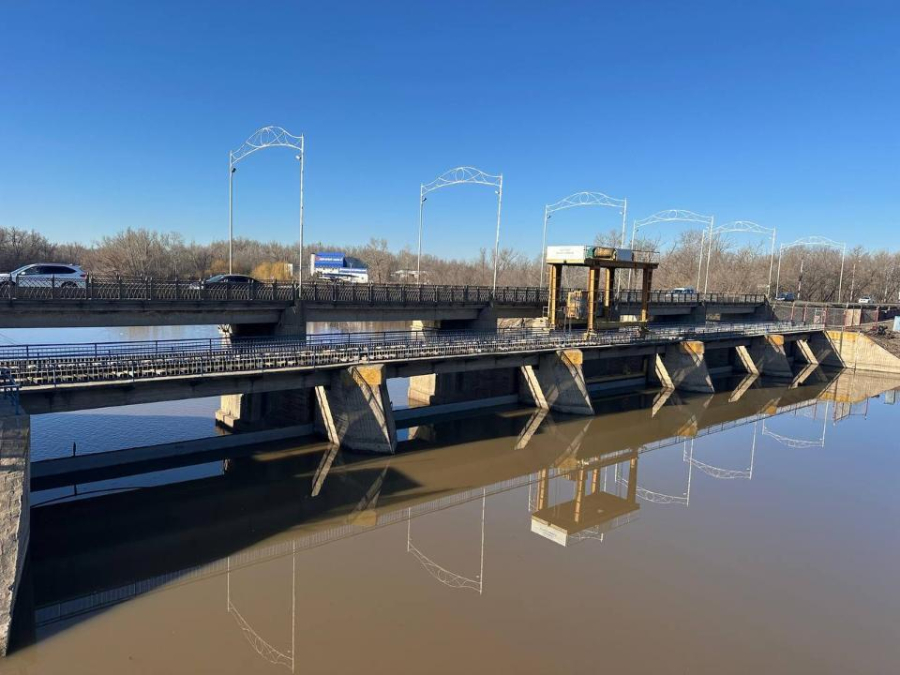Паводковую воду направили в реки и озера Западно-Казахстанской области