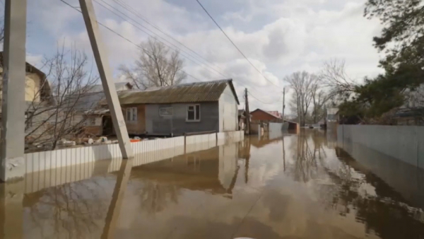 Уровень воды опустился в реке Урал