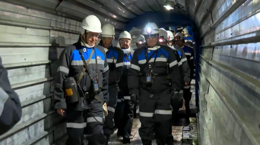 Премьер-министр лично оценил условия труда шахтеров в Сарани