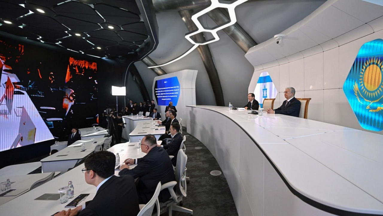 Президенты Казахстана и Израиля посетили центр ИИ Alem.ai