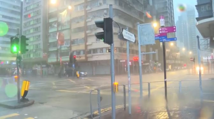 Супертайфун «Рагаса» накрыл Гонконг