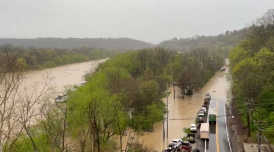 Наводнения в центральной части США унесли жизни 16 человек