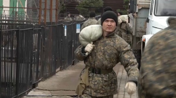 Шаған өзеніндегі бөгет биіктетіліп жатыр