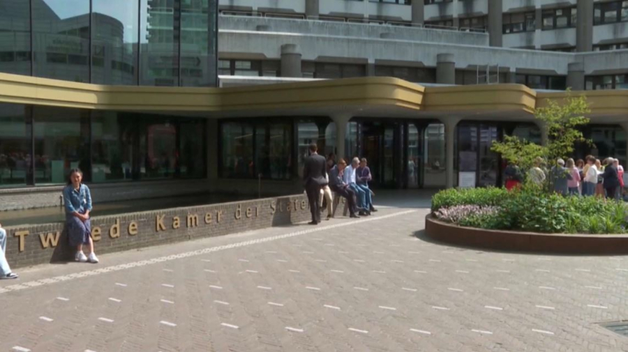 Нидерландта 29 қазанда мерзімінен бұрын парламенттік сайлау өтеді