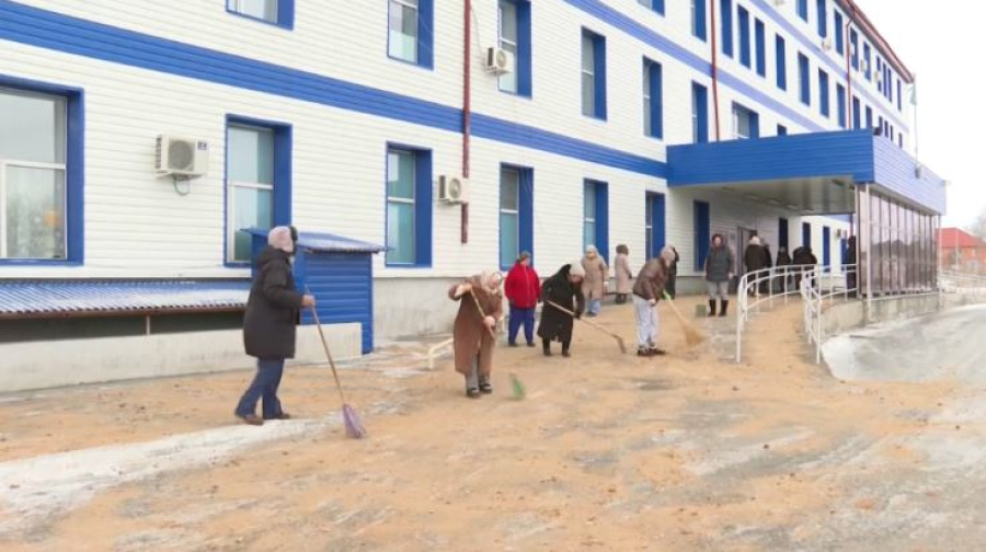 «Таза бейсенбі»: медики вышли на уборку в области Ұлытау