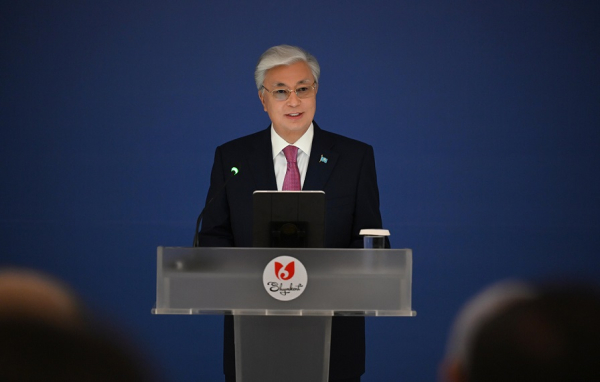 Президент выступил на встрече с общественностью Шымкента