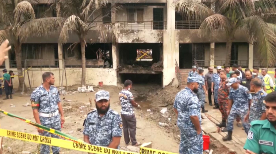 Число жертв авиакрушения в Дакке возросло до 31