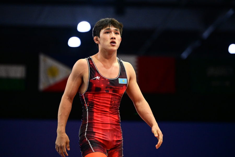 Три представителя команды Казахстана по борьбе вышли в финал ЮАИ