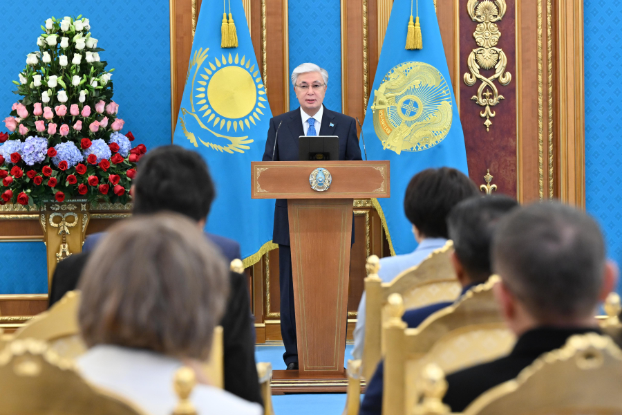 Мемлекет басшысы мәдениет және өнер қызметкерлерін марапаттады