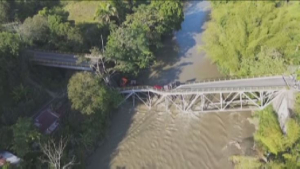 Мост обрушился на западе Колумбии