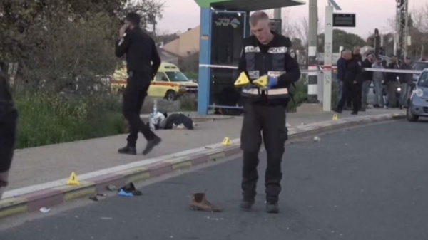 Автомобиль протаранил остановку в Израиле: пострадали 14 человек