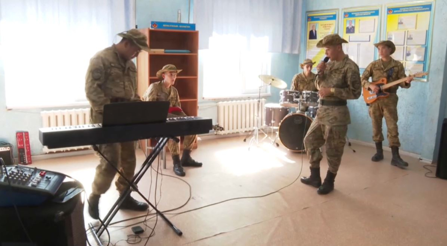 Ақтауда әскер сапындағы сарбаздар «Бүркіт» ансамблін құрды