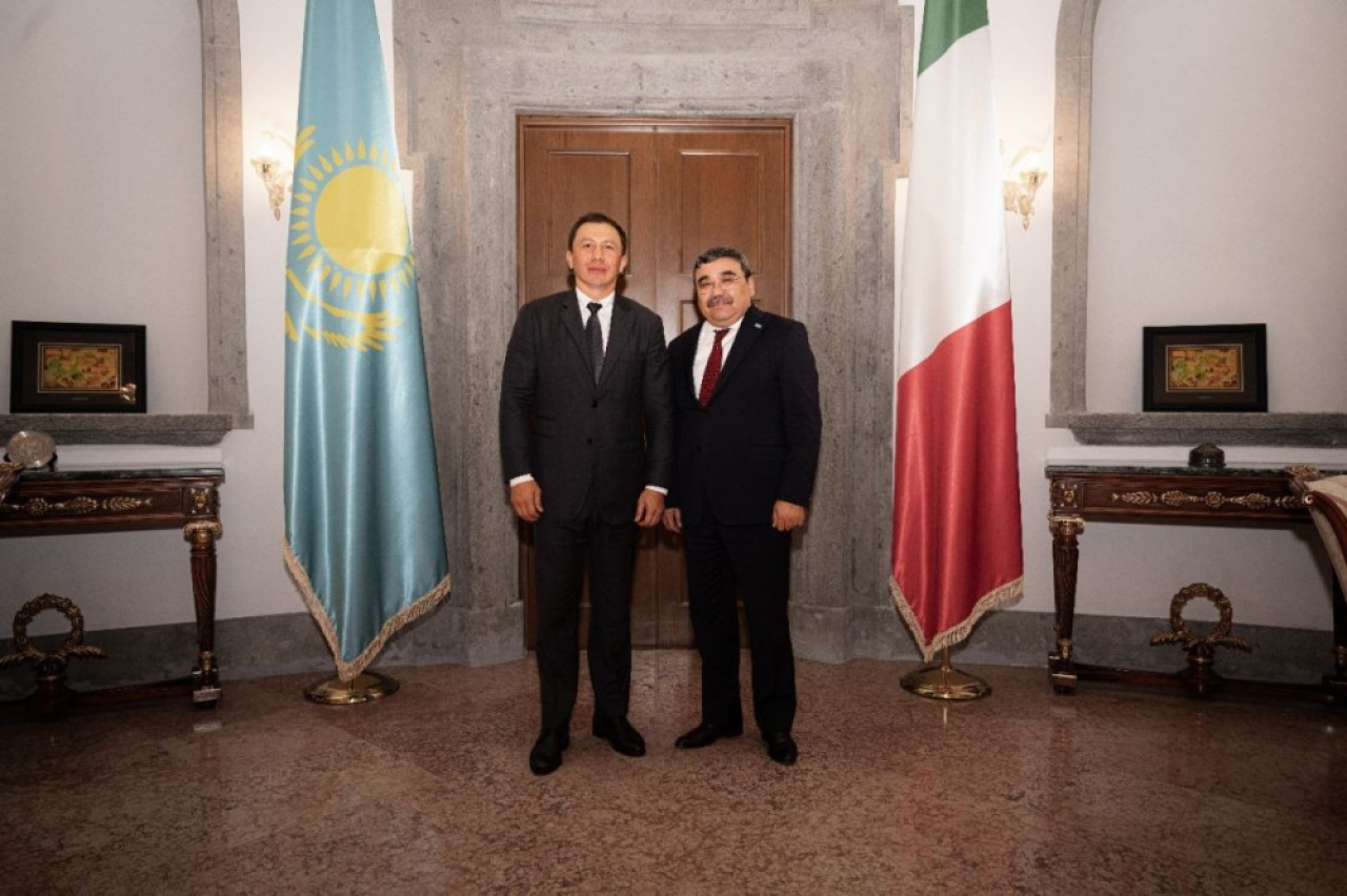 Геннадий Головкин встретился с послом Казахстана в Италии