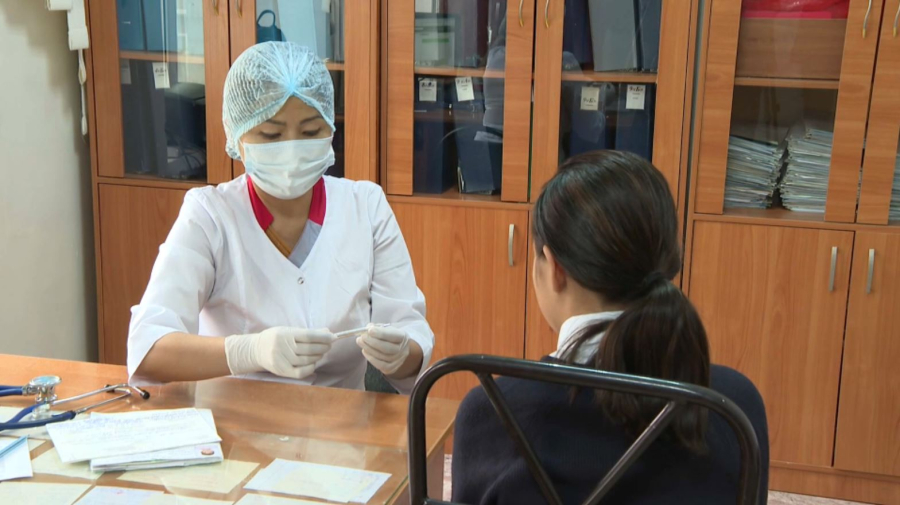 Вакцинацию девочек от ВПЧ проводят в Семее