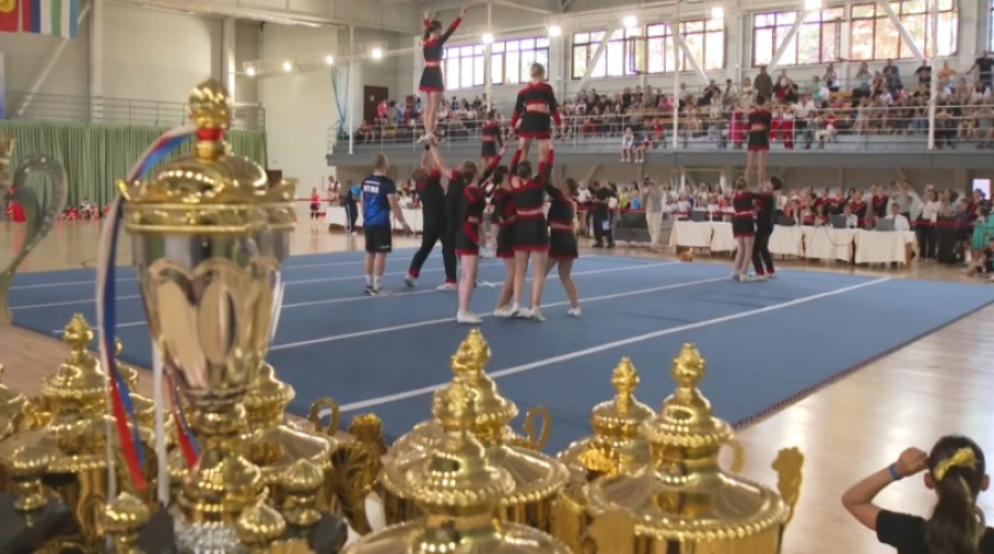 В Алматы проходит международный чемпионат по чирлидингу