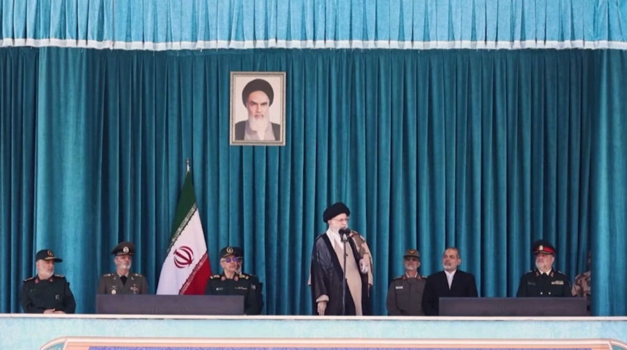 Хаменеи: ВС Ирана в состоянии боевой готовности