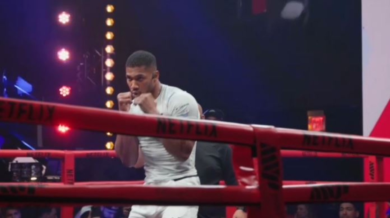 Джошуа попал в серьёзное ДТП в Нигерии