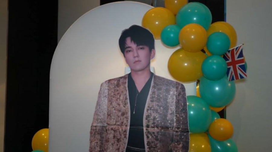 Димаш Кудайберген вдохновляет фанатов учить казахский