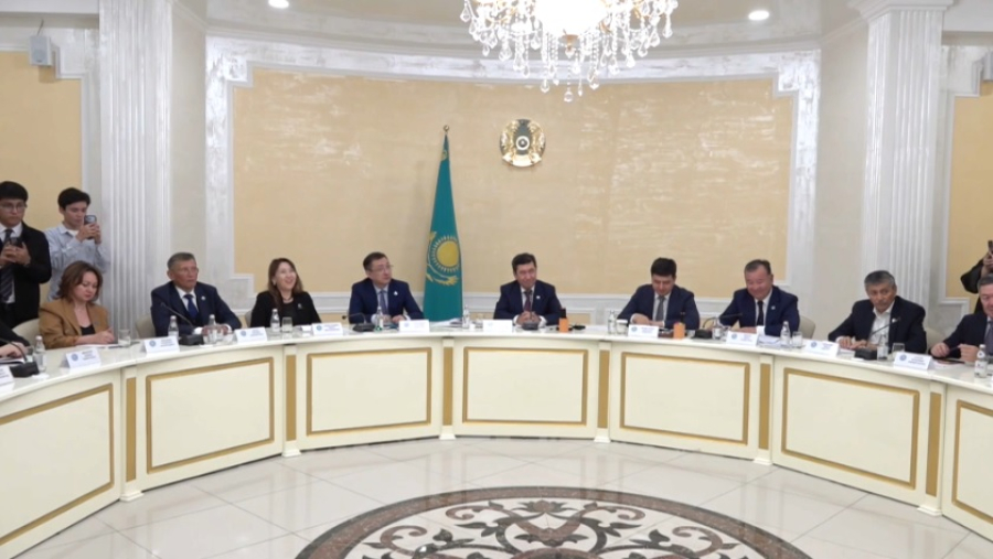 Кошанов встретился с представителями общественности ЗКО