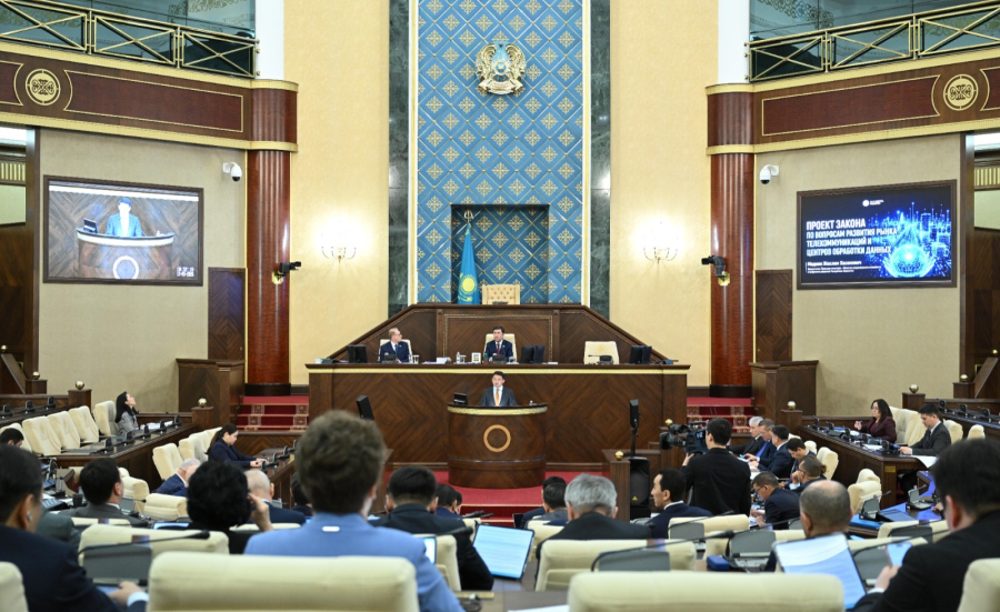 Мажилис одобрил поправки в Налоговый кодекс: что изменится