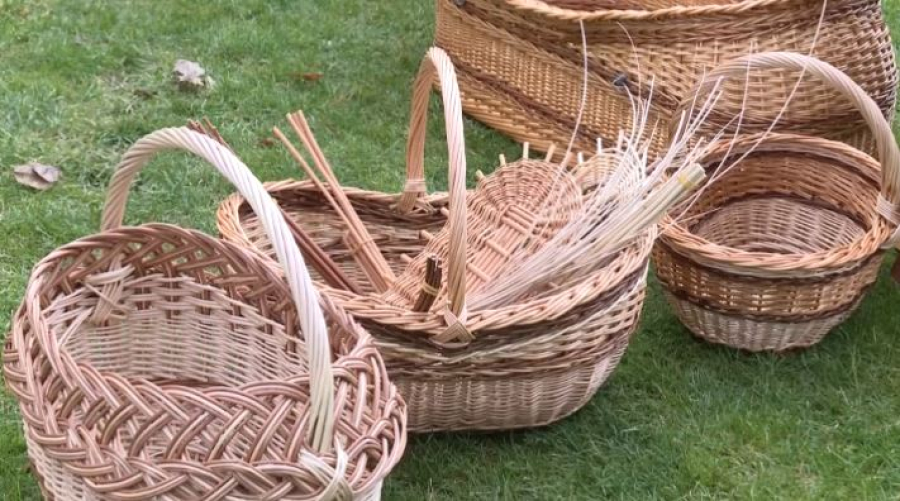 Ағаштан түйін түйген шебер Жетісу облысында тұрады