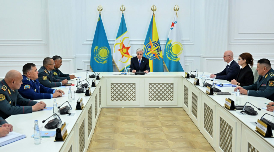 Президент әскери қызметшілердің қажетті жабдықпен қамтамасыз етілмегенін айтты