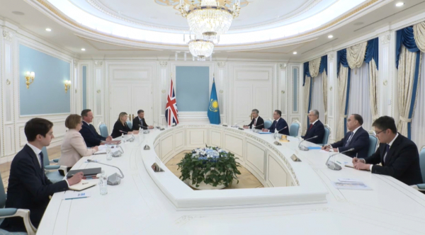 Қ. Тоқаев Ұлыбританияның Сыртқы істер министрін қабылдады