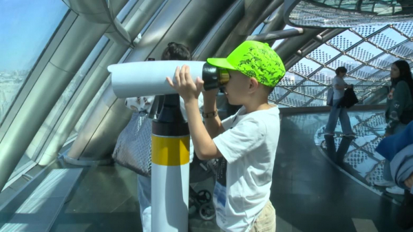 Балалар ЕХРО кешенін аралады