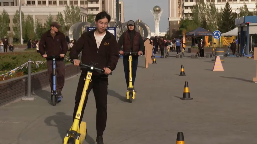 Елорда тұрғындары самокатты қауіпсіз айдауды үйренді
