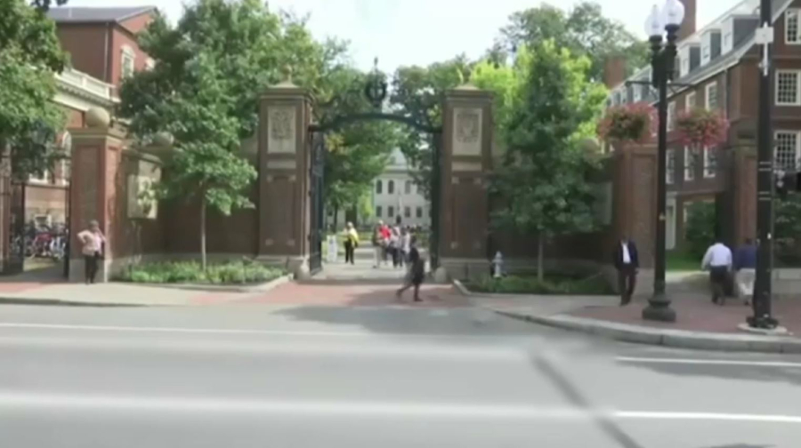 США могут сократить финансирование Гарварда ещё на миллиард долларов