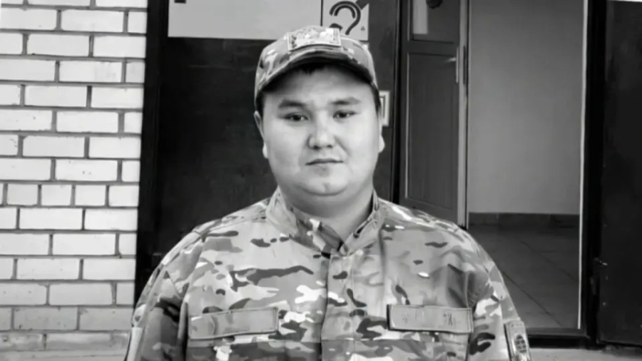 В ЗКО спасатель погиб под колёсами пожарной машины