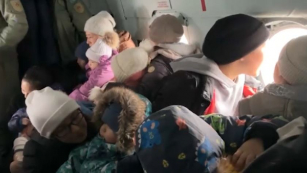 Военные помогают пострадавшим от наводнения в РК