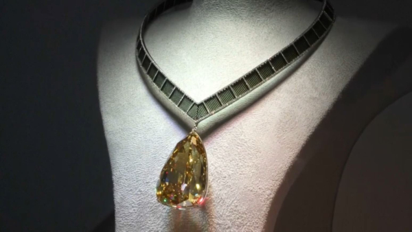 Әбу Дабиде гауһар тастар көрмесі өтті