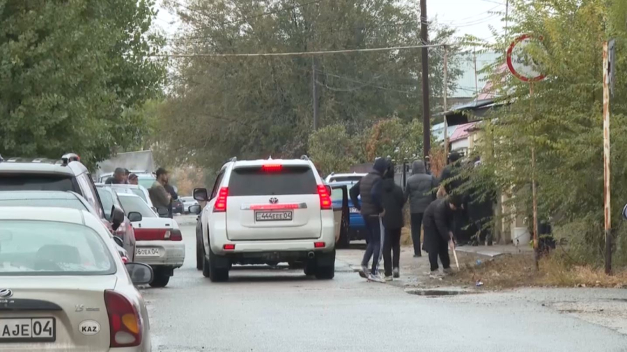 Ақтөбеде жер үйден үш адамның мәйіті табылды