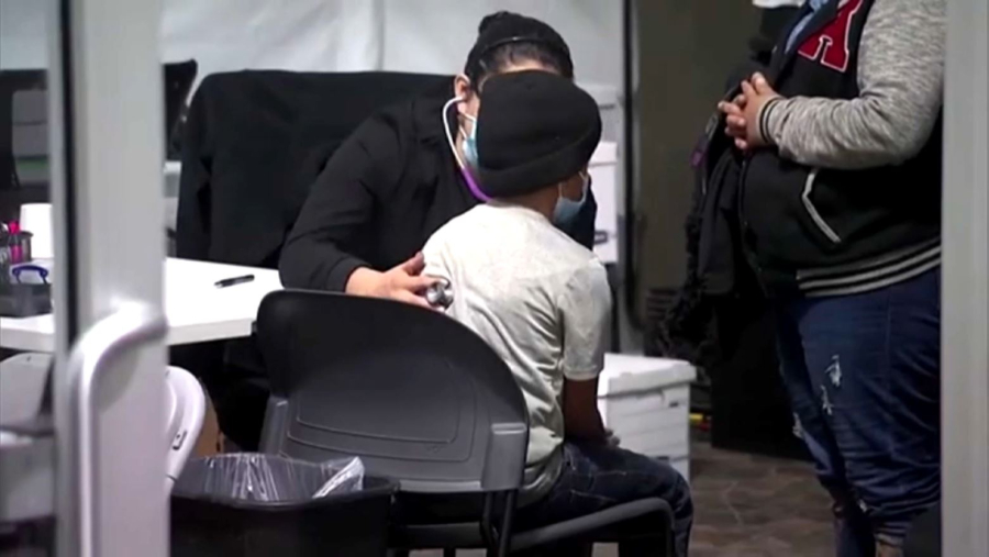 Д. Трамп қызметіне кіріскелі 53 мың баланы елден шығарды