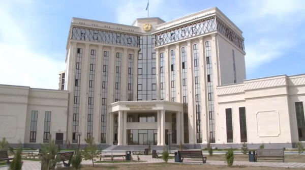 Двоих казахстанцев осудили за терроризм