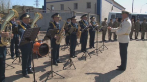 Фронтовые мелодии исполнили для ветеранов ВОВ в Усть-Каменогорске