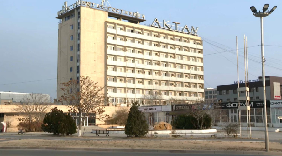 Ақтауда волонтерлер жалғызбасты зейнеткерлерді қамқорлығына алды