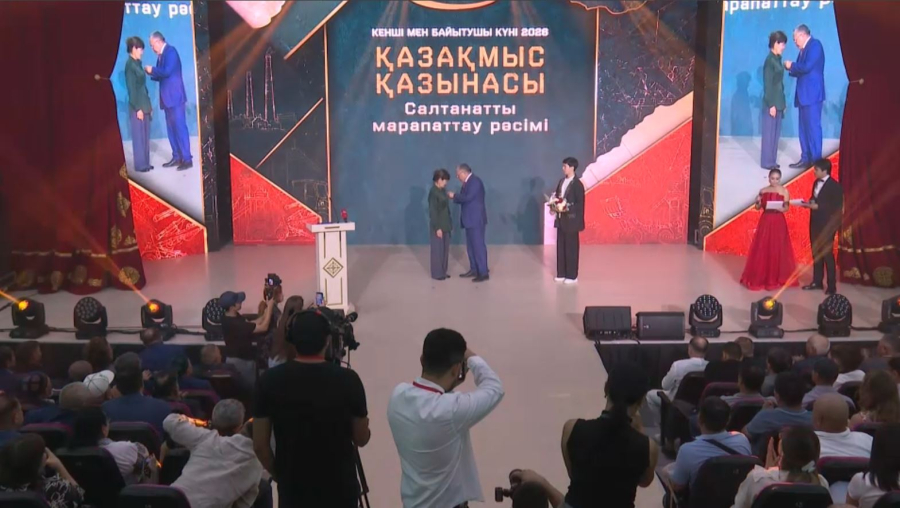 «Қазақмыс» кәсіби мерекеге орай кеншілер мен байытушыларға құрмет көрсетті