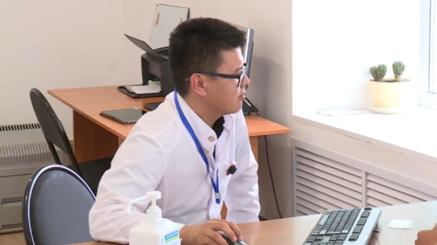 Проблему дефицита медицинских кадров решают в Карагандинской области