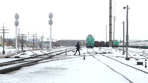 Пешеходный мост над оживленными ж/д путями построят в Уральске
