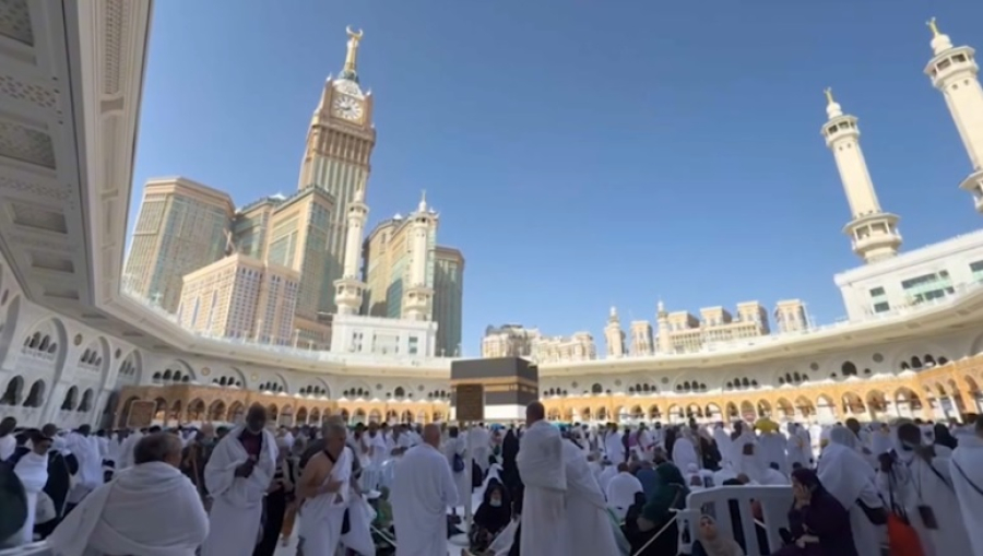 Миллионы верующих ежегодно отправляются в паломничество