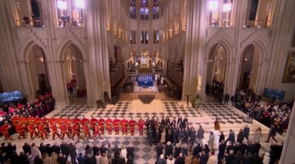 Нотр-Дам после реставрации открыли в Париже