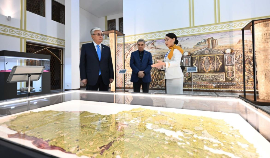 Президент пен Түрікменстан Халк Маслахатының төрағасы Turkistan визит орталығына барды