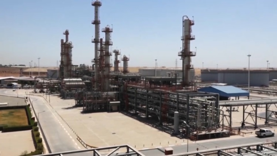 Нефть дешевеет в ожидании переговоров США и Ирана