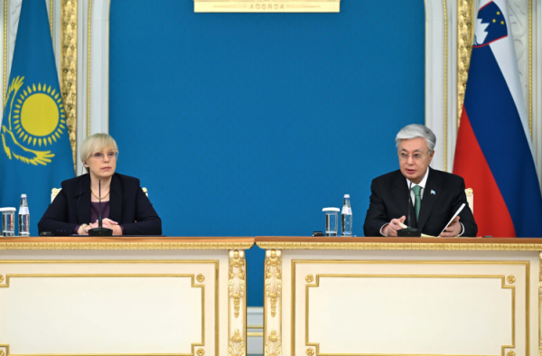 Казахстан и Словения: президенты провели брифинг для СМИ