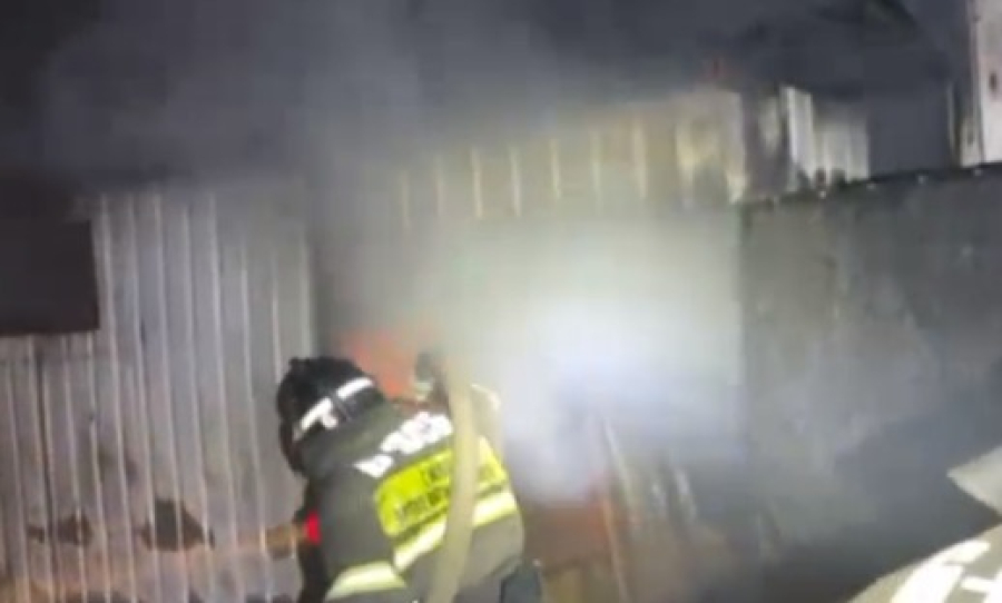 Спасатели уберегли центральный рынок от уничтожения огнем в Усть-Каменогорске