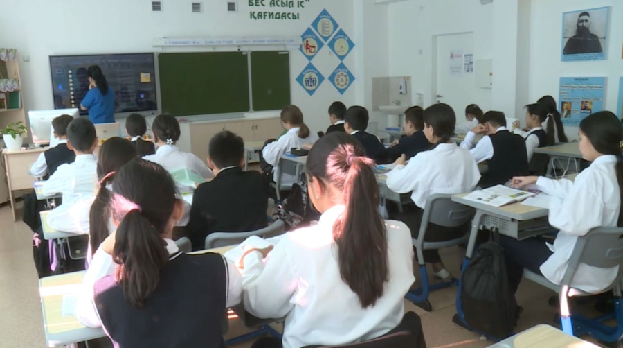 Программу воспитания «Адал азамат» внедрят в частные организации образования