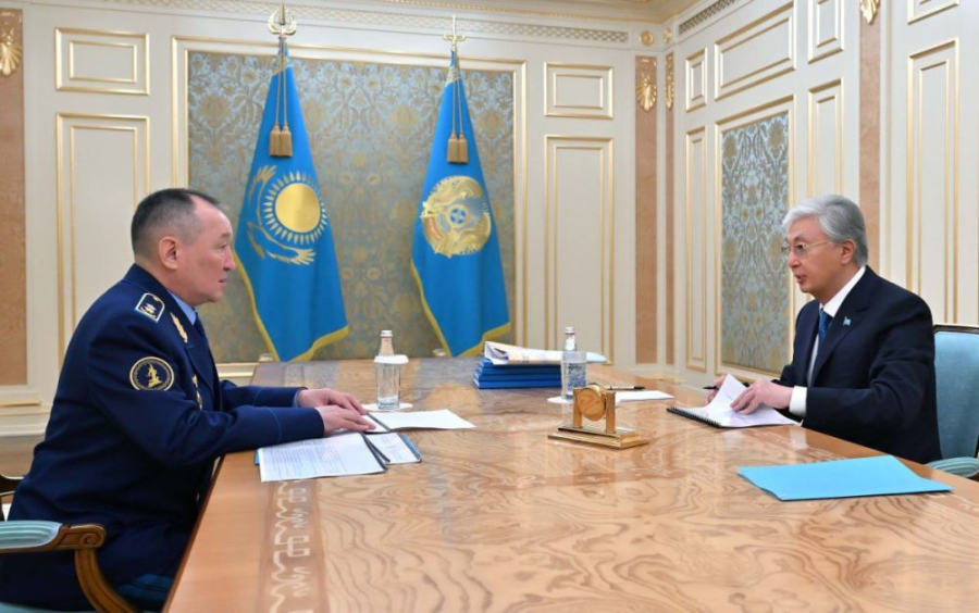 Президент поставил ряд задач перед министром обороны