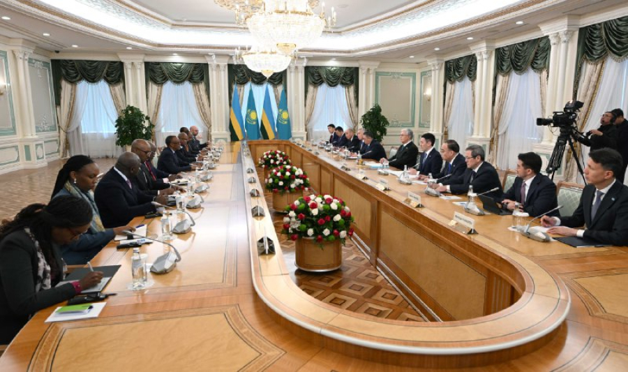 Қ. Тоқаев пен П. Кагаме кеңейтілген құрамда келіссөз жүргізді